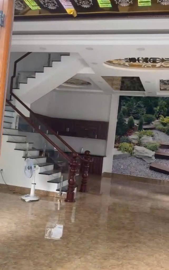 Bán gấp nhà ngã 3 Trần Thái Tông với Trường Chinh, ngang 9m, công nhận 127m2
